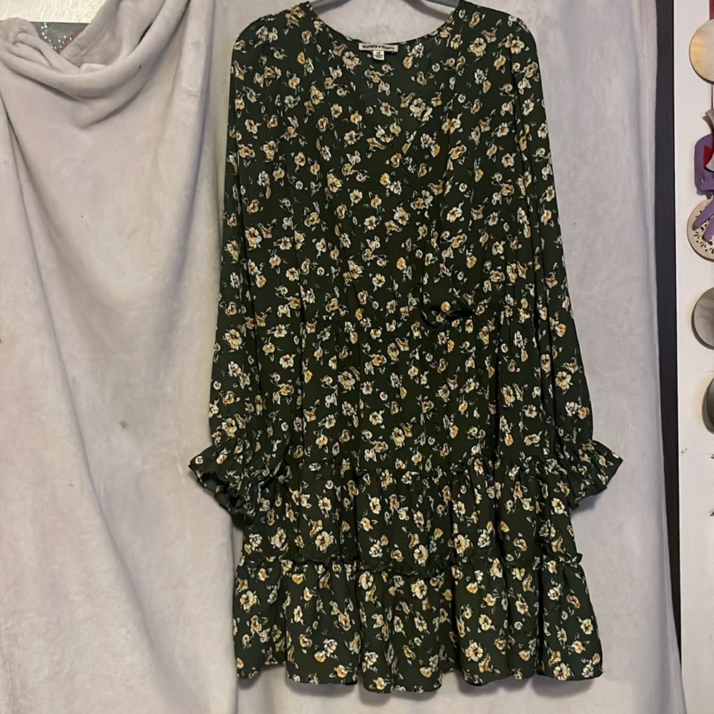 Long sleeve dress army- green with yellow and white flowers. 2X, very cozy!